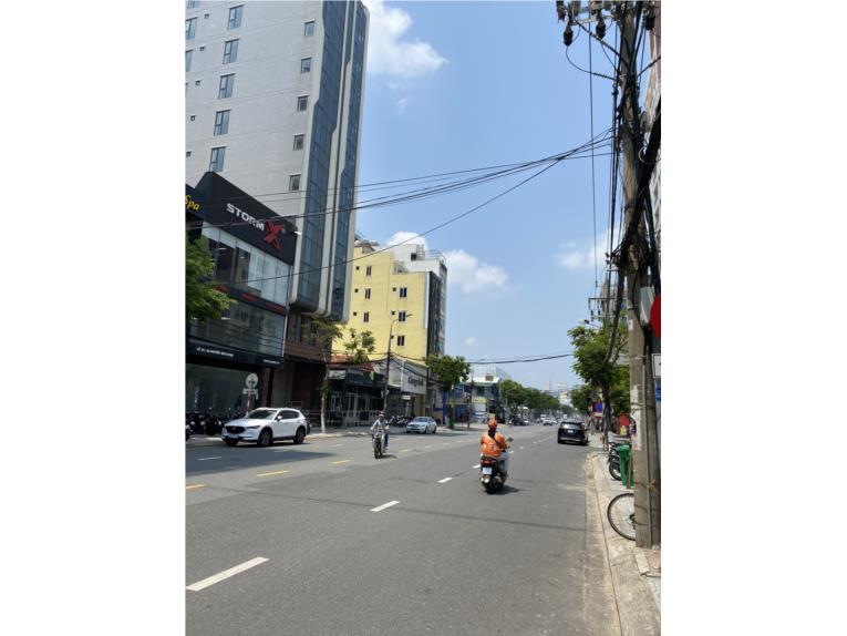 Cho thuê nhà 3 tầng mặt tiền Nguyễn Văn Thoại. DT: 123m2, 3 tầng, giá 30tr/tháng